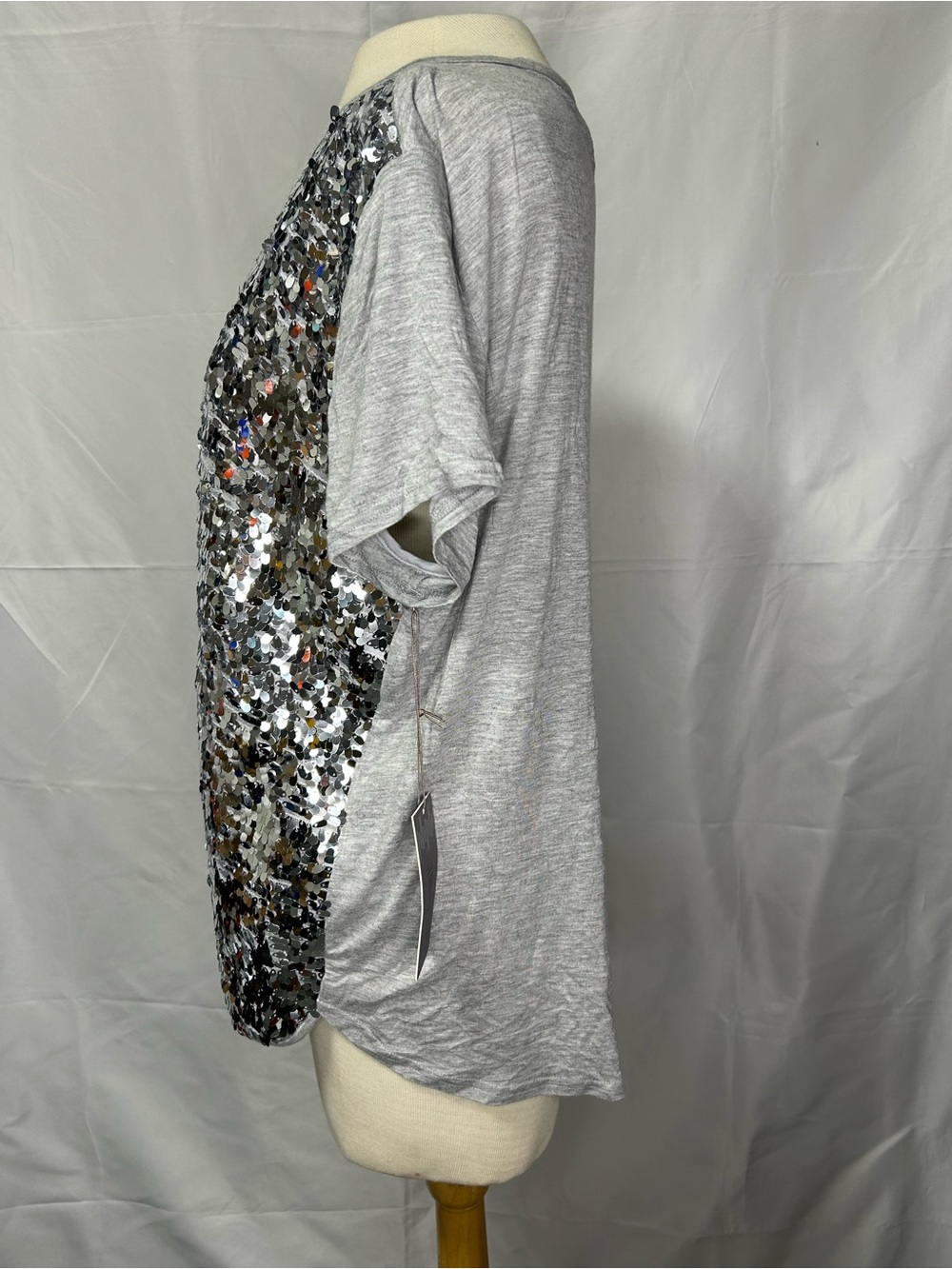 Jennifer Lopez XL Silver Sequin Front Gray Short Sleeve Top NWT - Picture 4 of 11